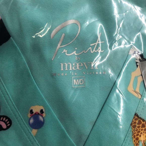 Maevn Womens scrub top bubbalicious NWT sizes S, M, L - Picture 5 of 6